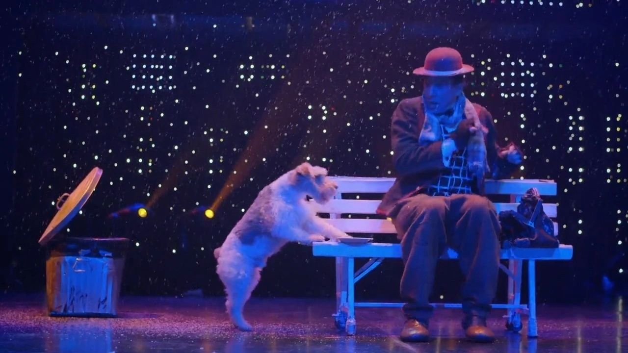 How the cast lives — Gregory Popovich with a canine cast member